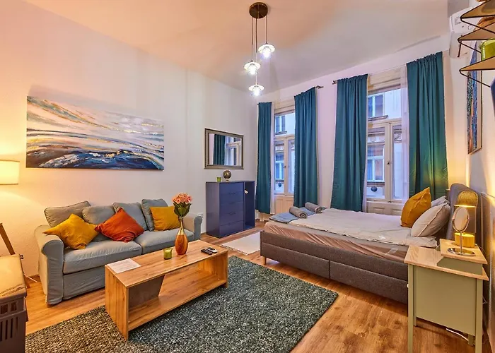 Uhu\'S Golden Soho Residence